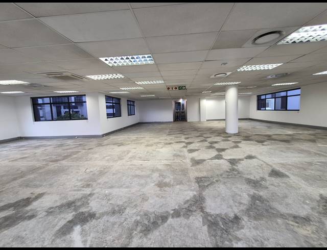 330M² OFFICE TO LET IN SUNNINGHILL